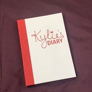 Kylie Cosmetics Valentine’s Day Palette 2017